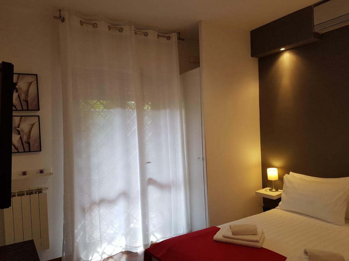 Stoccolma 11 Airport And Fiera Apartment Fiumicino Bagian luar foto