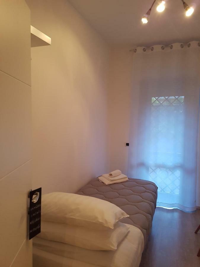 Stoccolma 11 Airport And Fiera Apartment Fiumicino Bagian luar foto